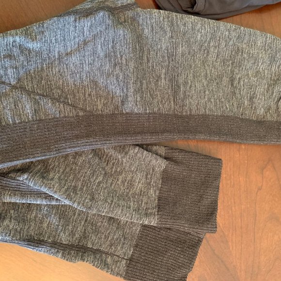 Lululemon Size 4 - Picture 2 of 8